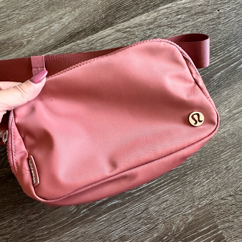 Lululemon Belt Bag - Brier Rose - Picture 3 of 4